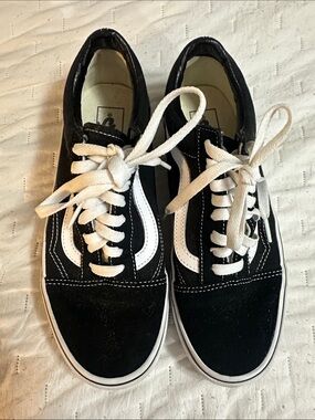 Vans Black and White Plateform  Skate Sneakers